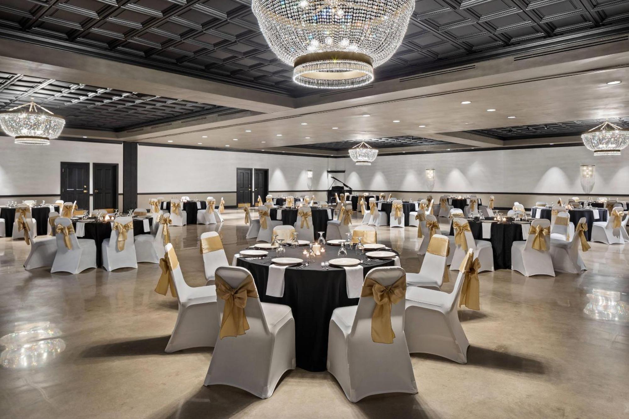 איווה סיטי The Highlander Hotel, Ascend Hotel Collection מראה חיצוני תמונה