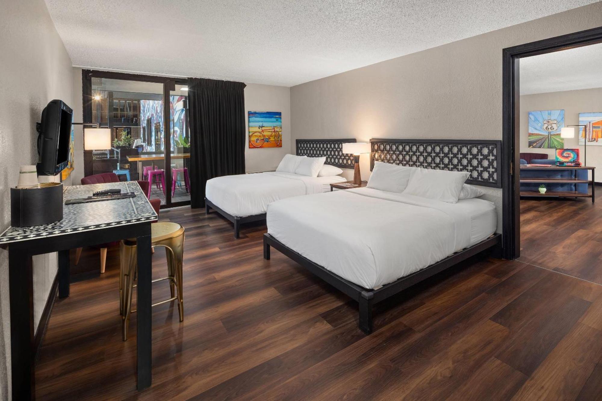 איווה סיטי The Highlander Hotel, Ascend Hotel Collection מראה חיצוני תמונה